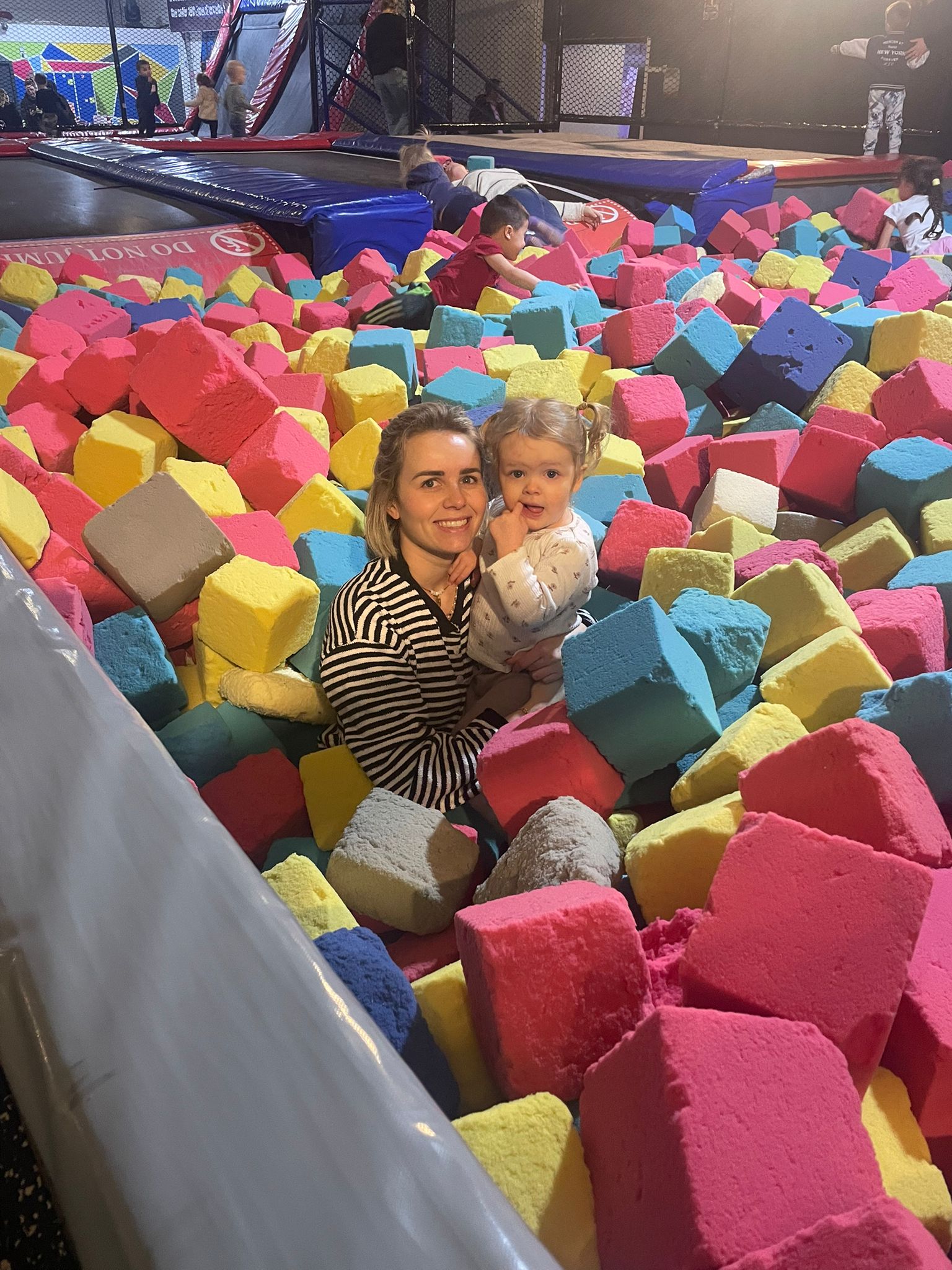 WhatsApp Image 2026-01-04 at 14.52.23 trampoline parc haut de France, moment parent enfant, session baby jumper, enfant moins de 5 ans